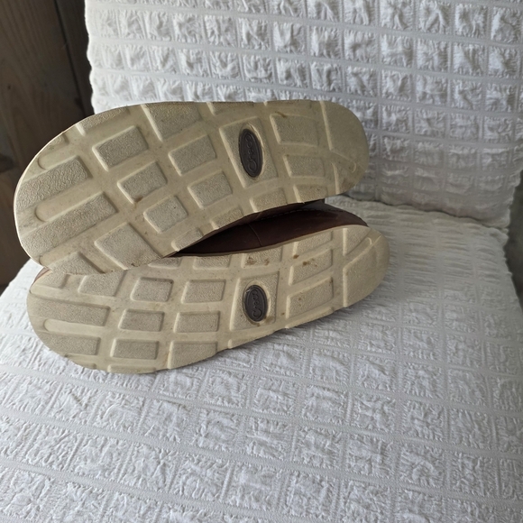 Chaco Brown Ankle Boots with Orange Laces - Picture 8 of 10